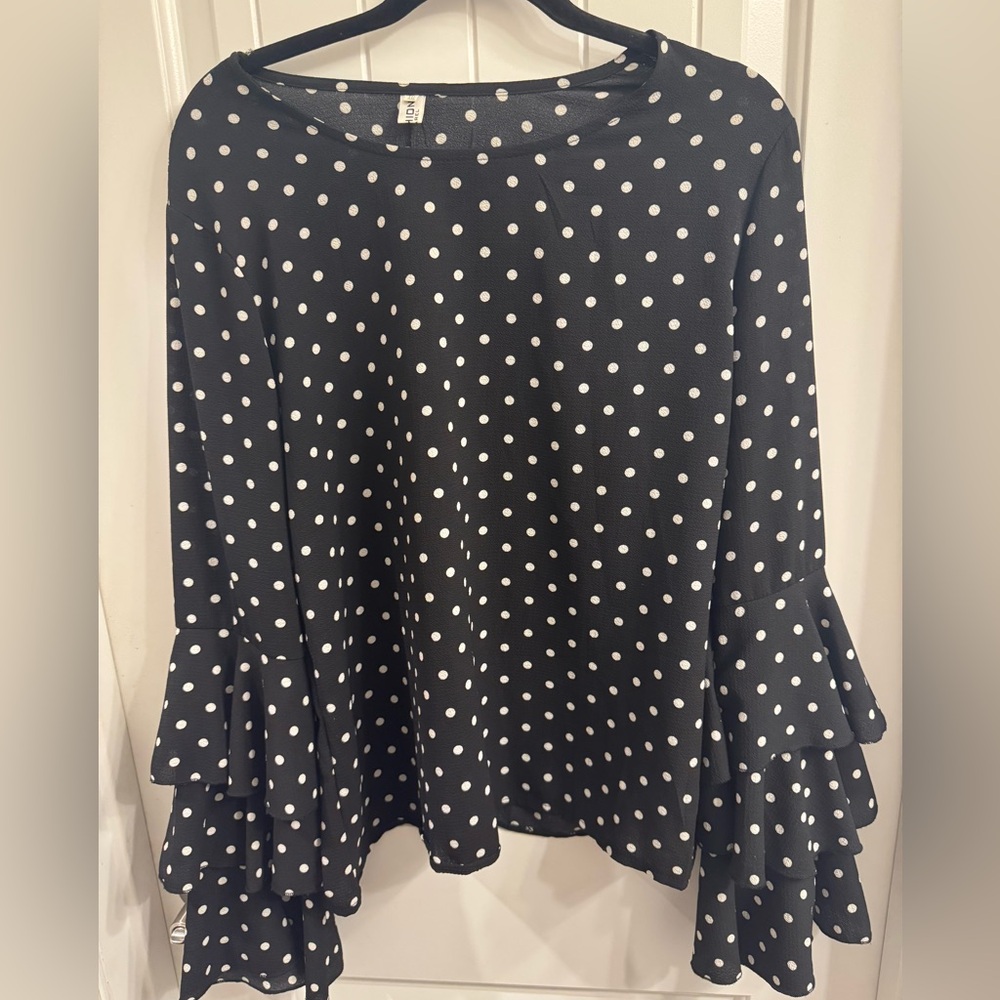 Fashion Apparel XXL Black and White Polka Dot Long Sleeve Top